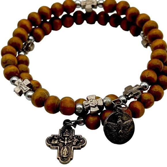 Handcrafted Wooden Beaded Necklace Set With Tribal Floral Pendant & Bracelets - Picture 2 of 15